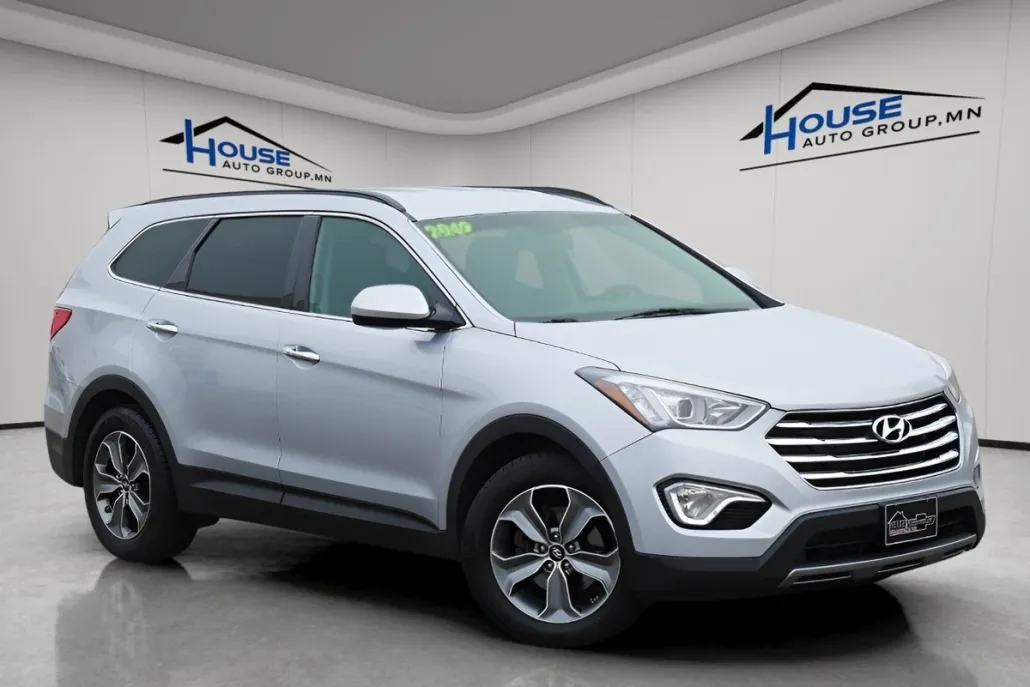2016 Hyundai Santa Fe SE photo 1