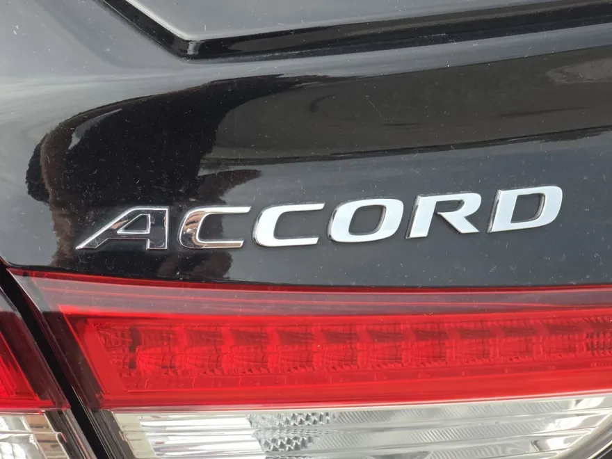 2022 Honda Accord Sport photo 2