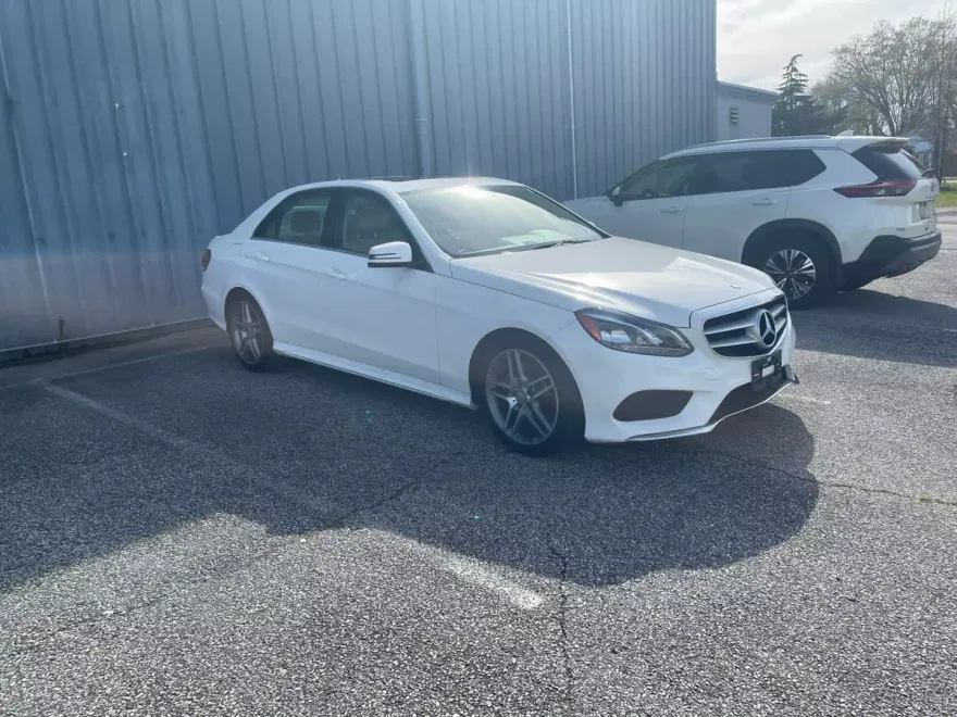 2014 Mercedes Benz E 350 4MATIC photo 1