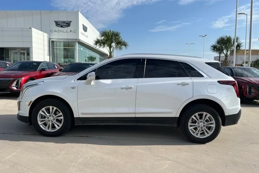 2023 Cadillac XT5 Luxury photo 1