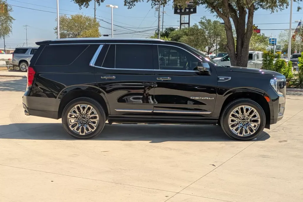 2024 Gmc Yukon Denali Ultimate photo 1