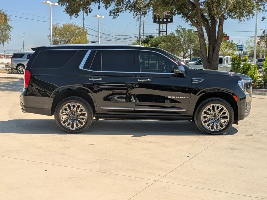 2024 Gmc Yukon Denali Ultimate photo 1