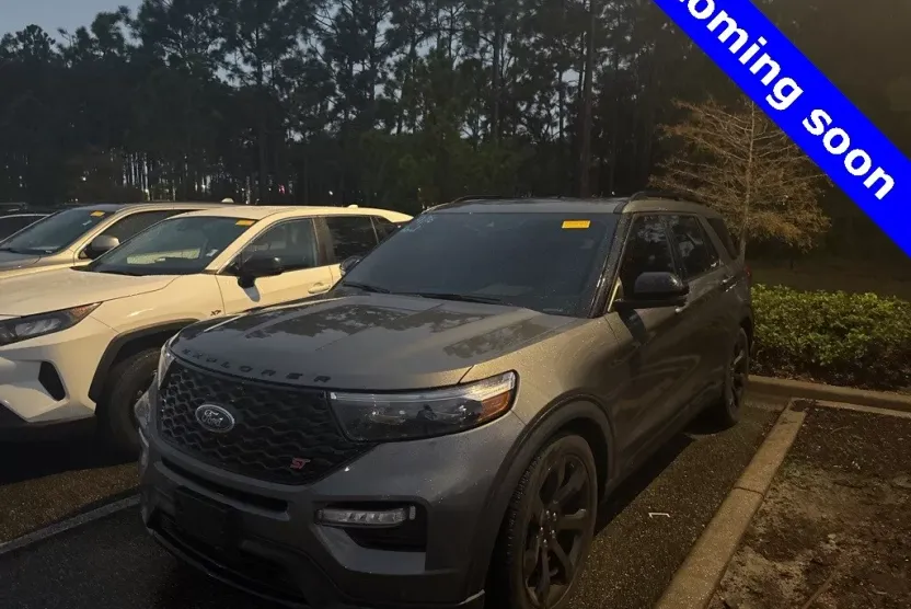 2023 Ford Explorer ST photo 1