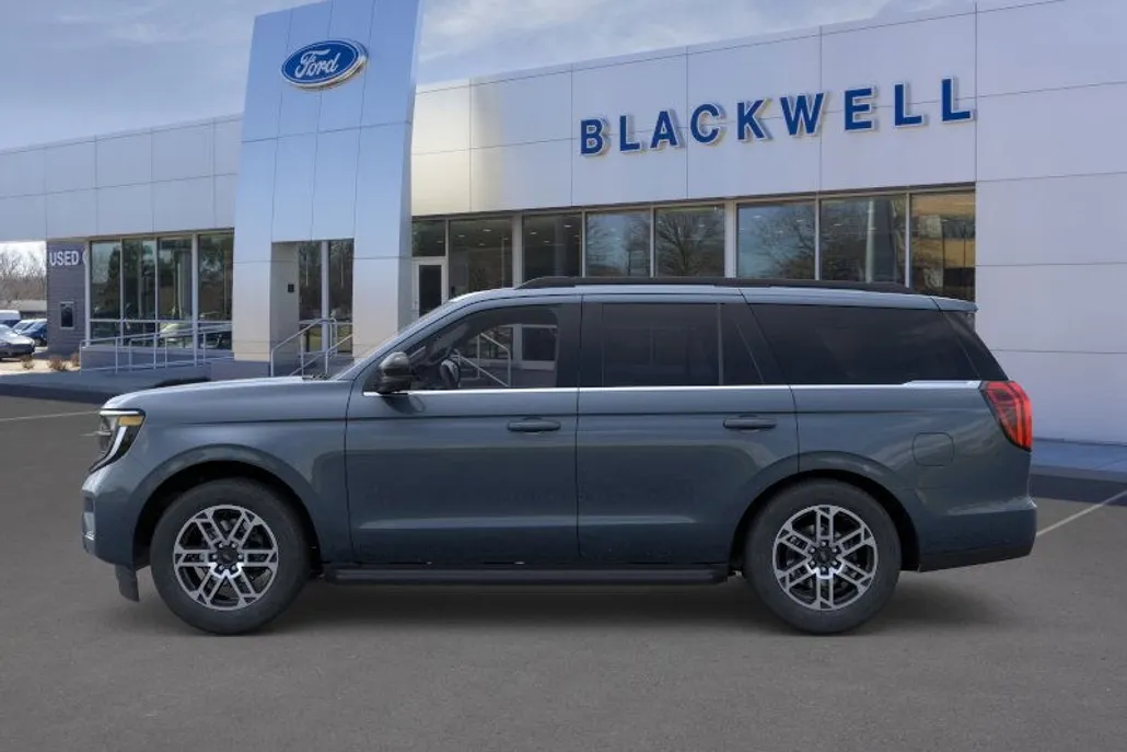2025 Ford Expedition photo 1