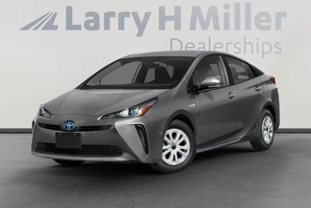 2021 Toyota Prius L photo 1