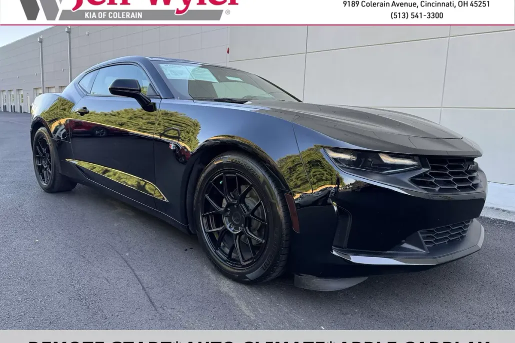 2022 Chevrolet Camaro 1LT photo 1