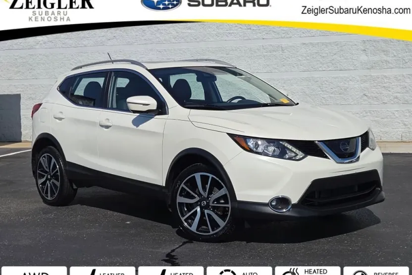 2017 Nissan Rogue Sport SL photo 1