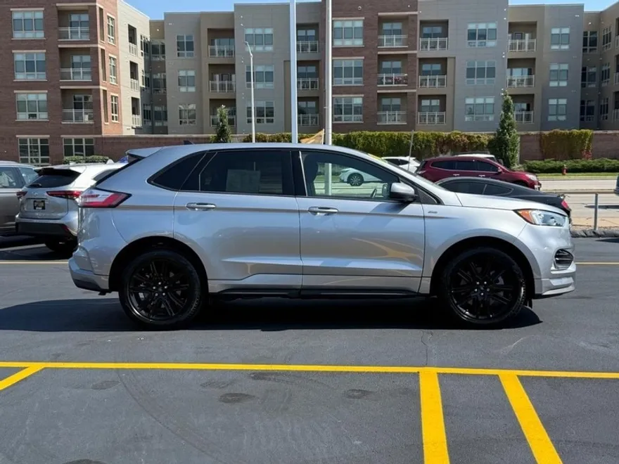2024 Ford Edge ST-Line photo 1
