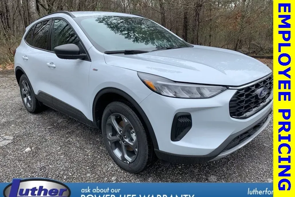 2025 Ford Escape ST-Line photo 1