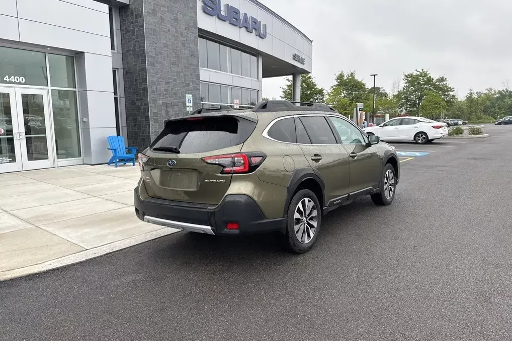 2025 Subaru Outback Limited photo 1