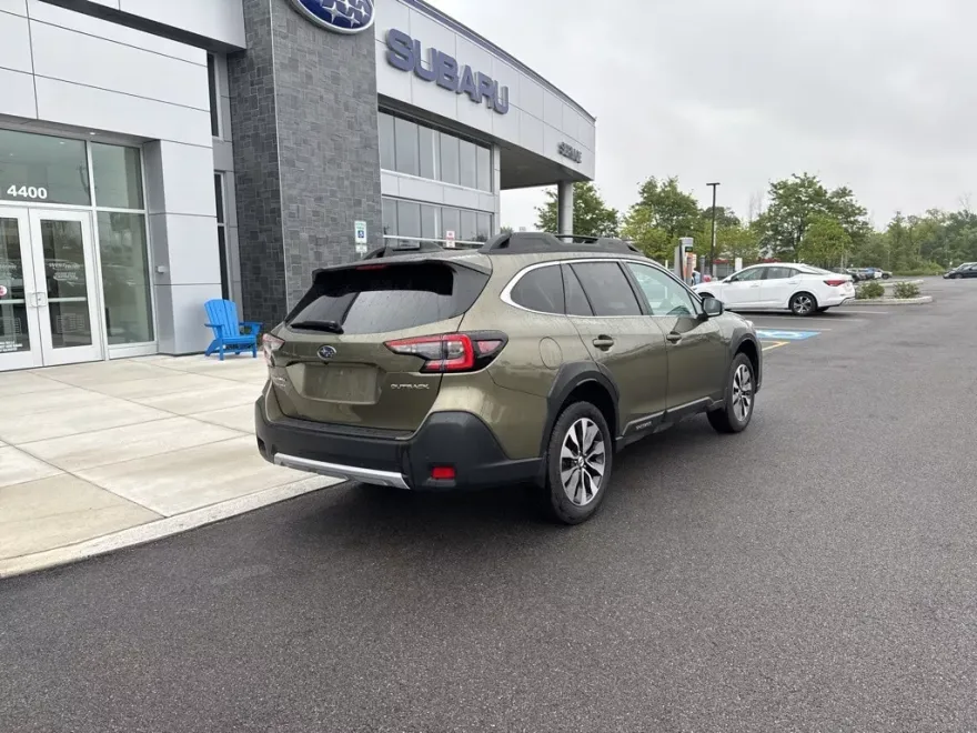2025 Subaru Outback Limited photo 1
