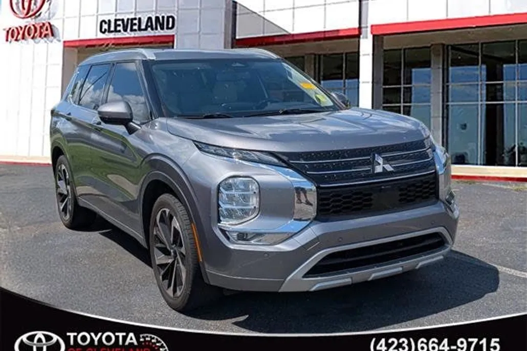 2022 Mitsubishi Outlander SEL photo 1