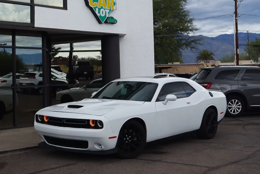 2022 Dodge Challenger GT photo 1