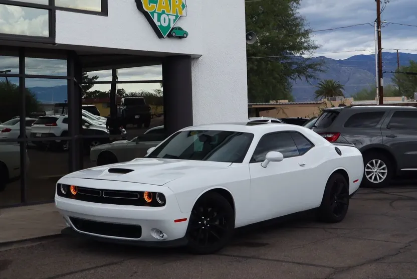 2022 Dodge Challenger GT photo 1