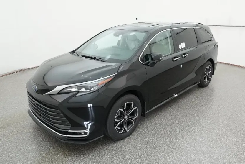 2025 Toyota Sienna Platinum photo 1