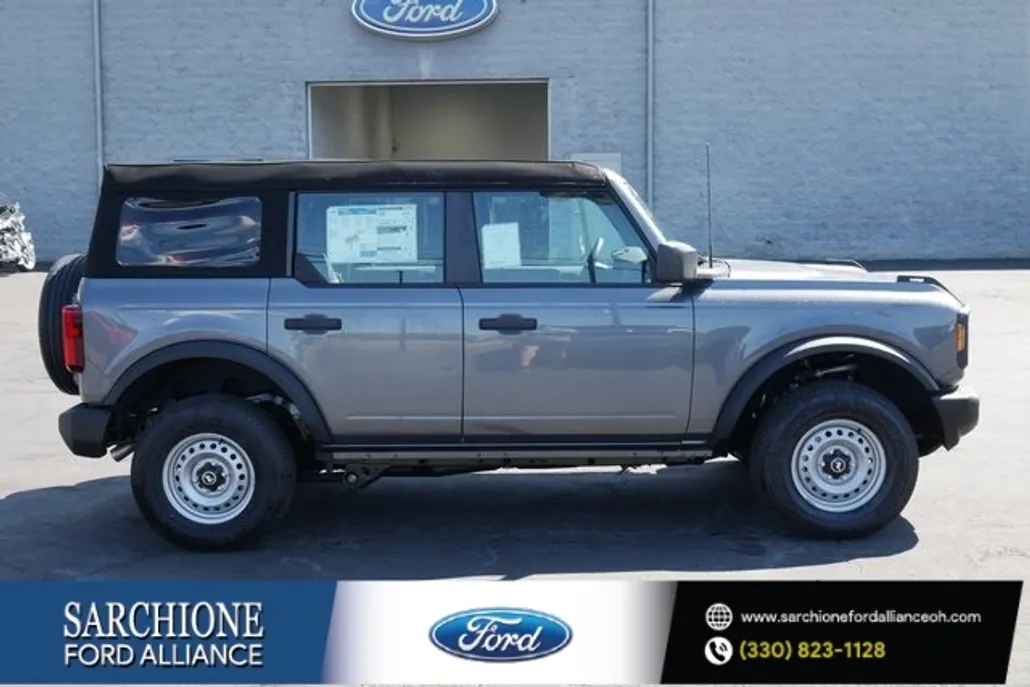 2025 Ford Bronco Base photo 1