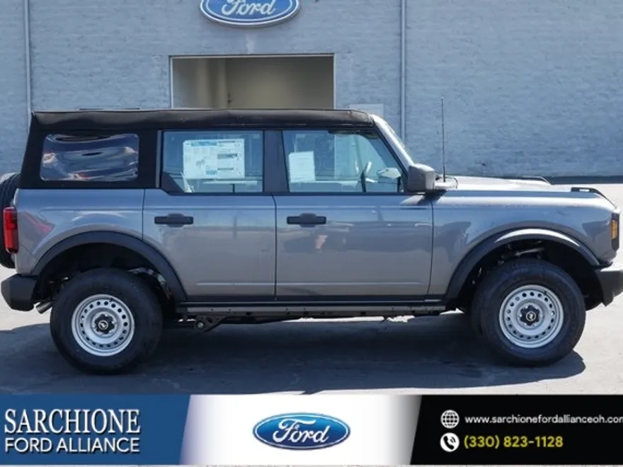 2025 Ford Bronco Base photo 1