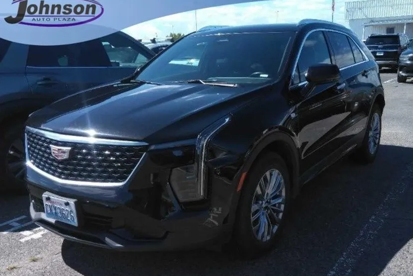 2024 Cadillac XT4 Premium Luxury photo 1