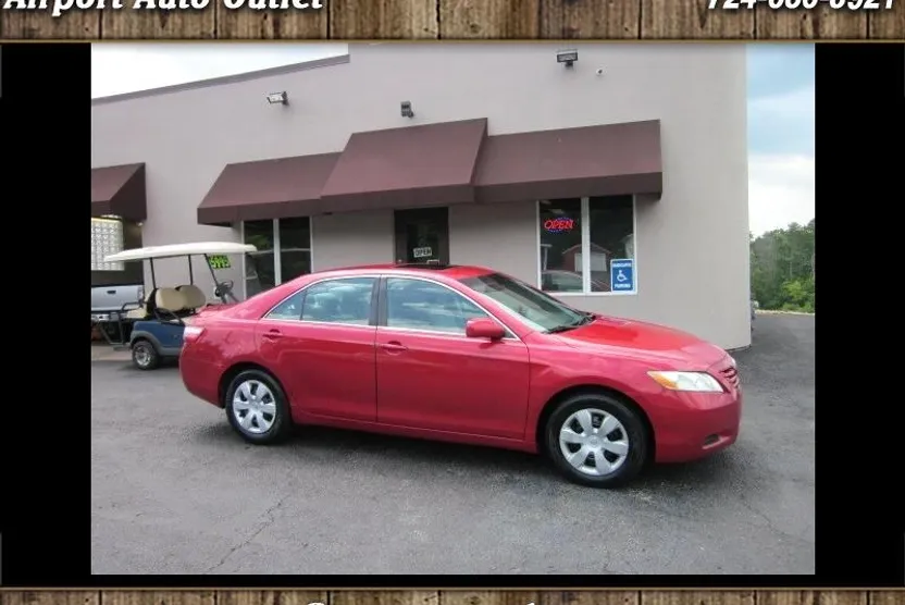 2009 Toyota Camry LE photo 1