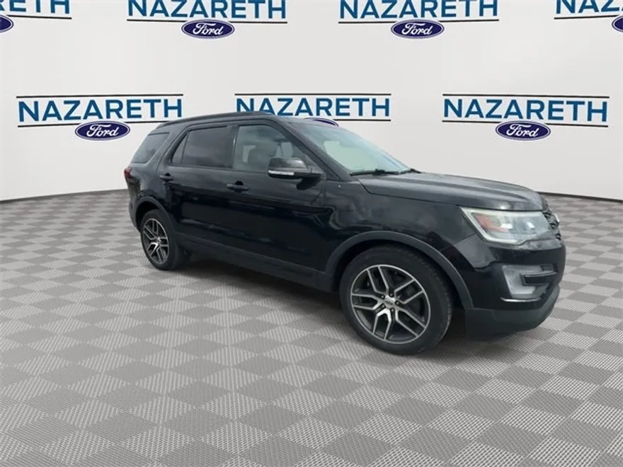 2017 Ford Explorer Sport photo 1