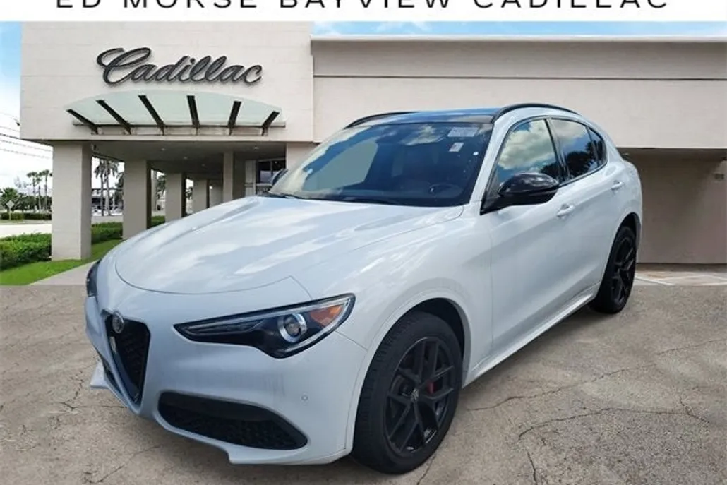 2021 Alfa Romeo Stelvio Ti Sport photo 1