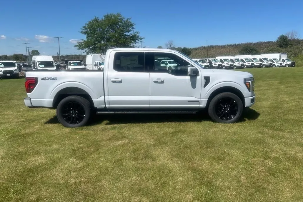2025 Ford F-150 Lariat photo 1