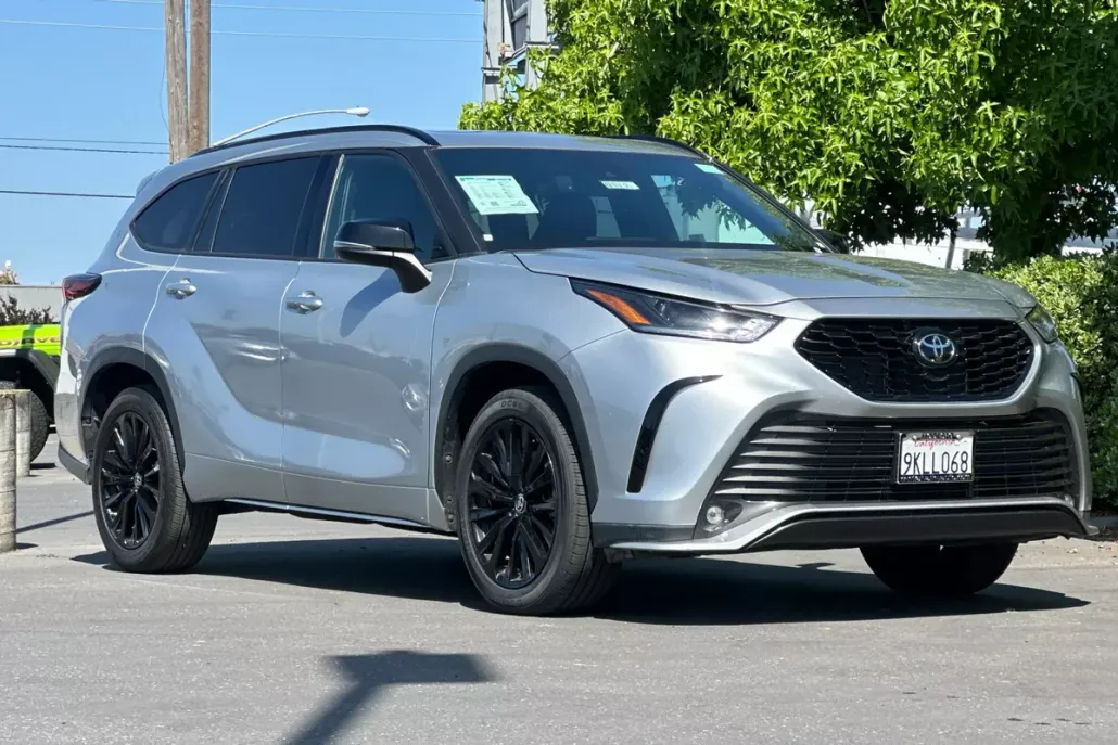 2024 Toyota Highlander Sport photo 1