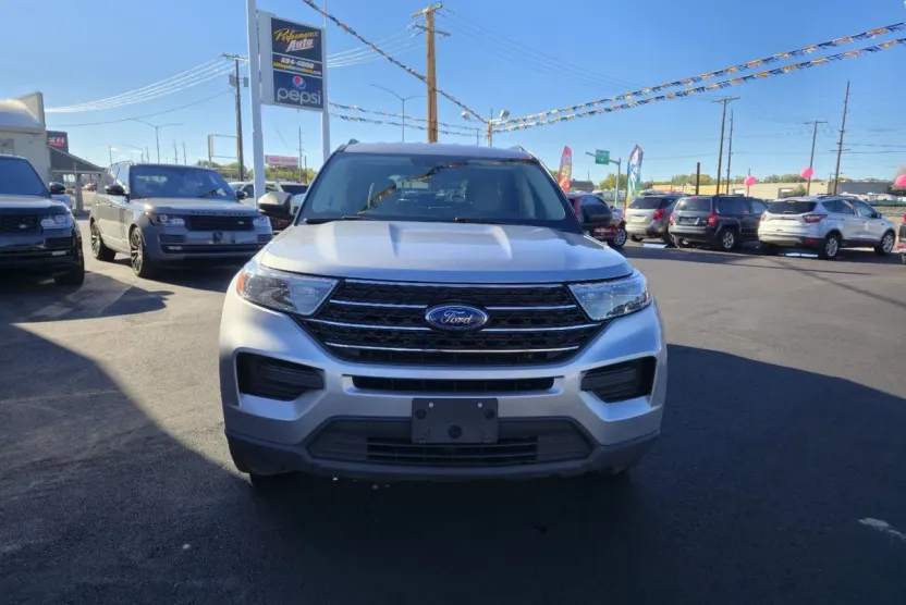 2021 Ford Explorer XLT photo 1