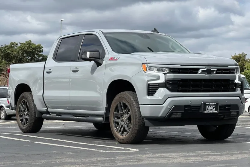 2024 Chevrolet Silverado 1500 RST photo 1