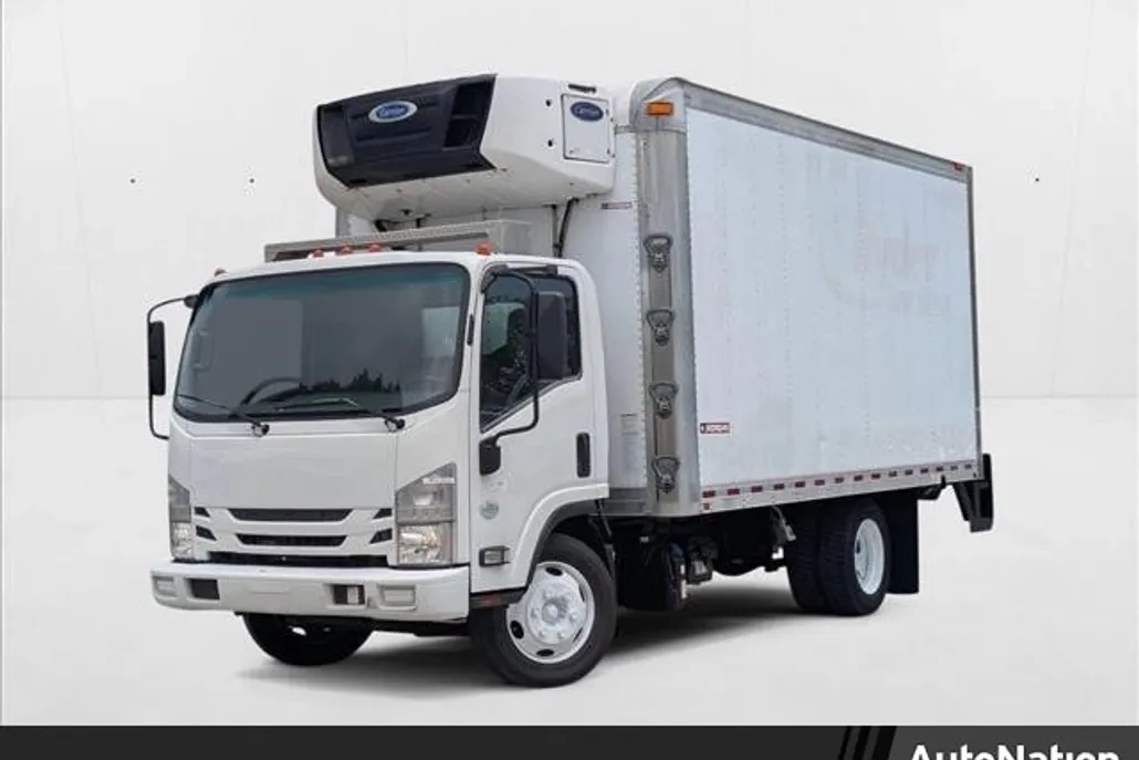2018 Isuzu NPR-XD photo 1