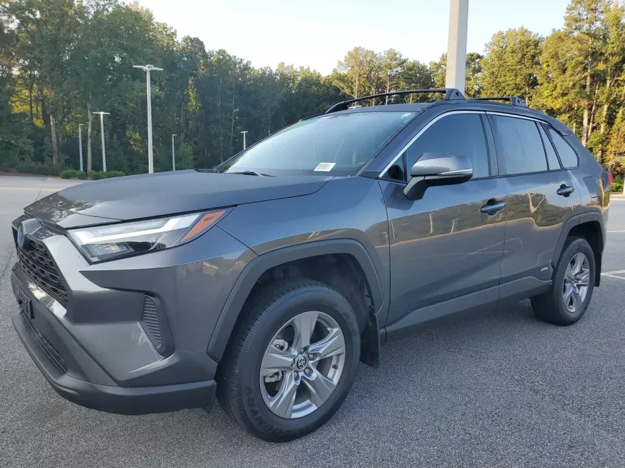 2022 Toyota RAV4 Hybrid XLE photo 1