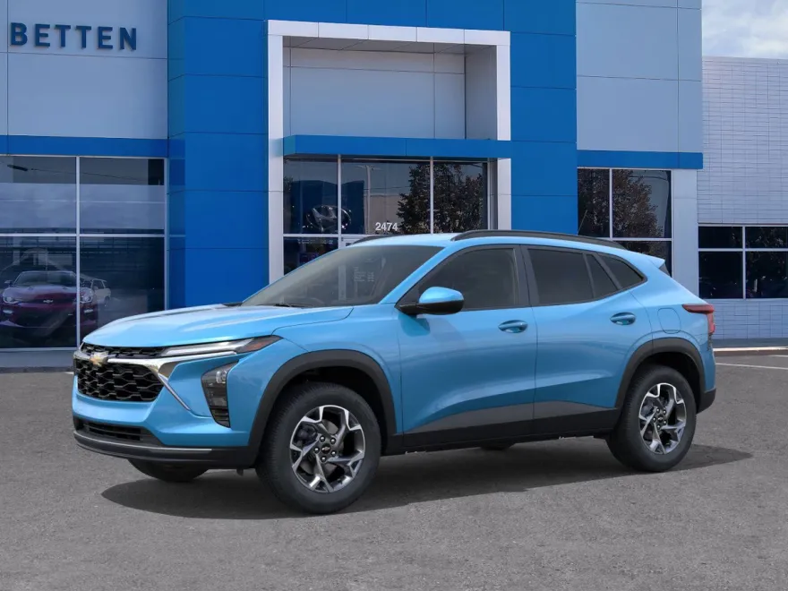 2025 Chevrolet Trax LT photo 1