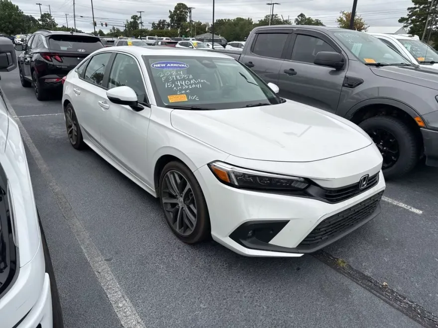 2024 Honda Civic Touring photo 1