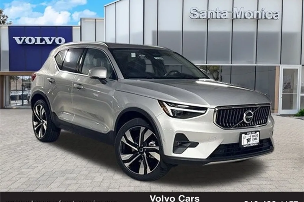 2024 Volvo XC40 Ultimate photo 1