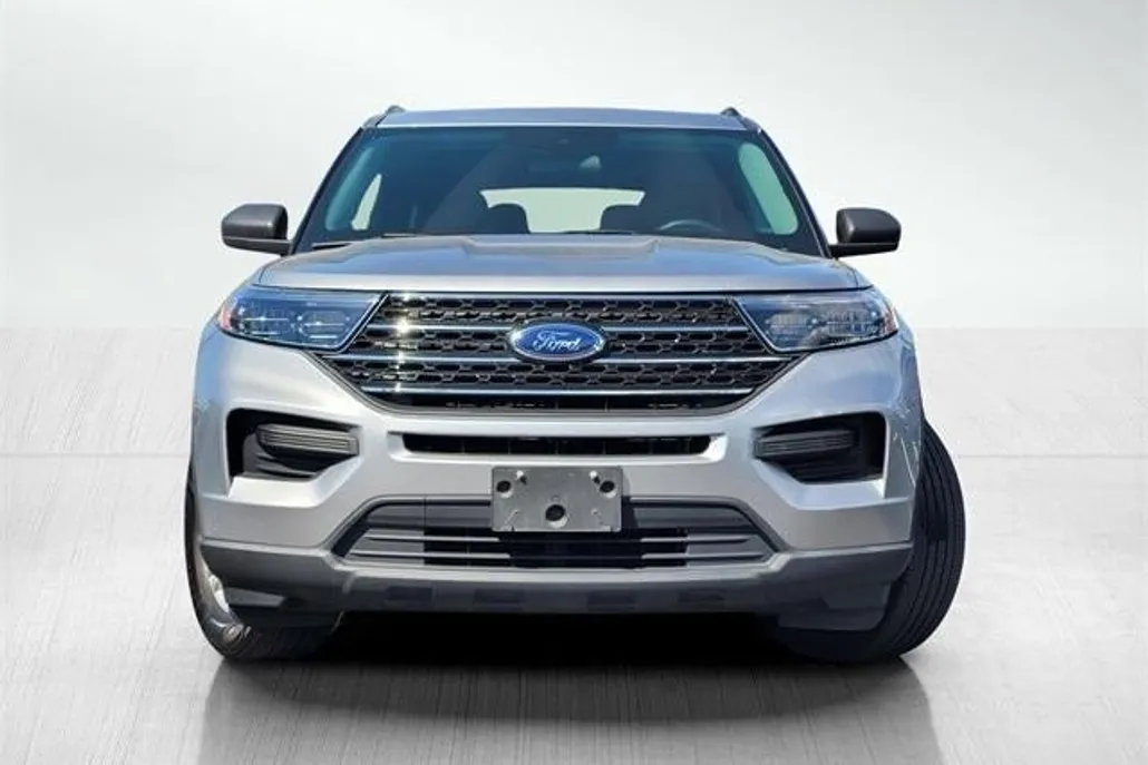 2021 Ford Explorer XLT photo 1