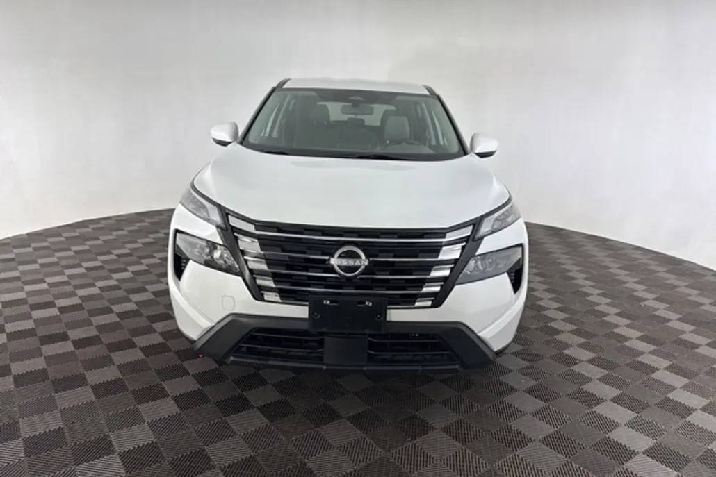 2024 Nissan Rogue SV photo 1