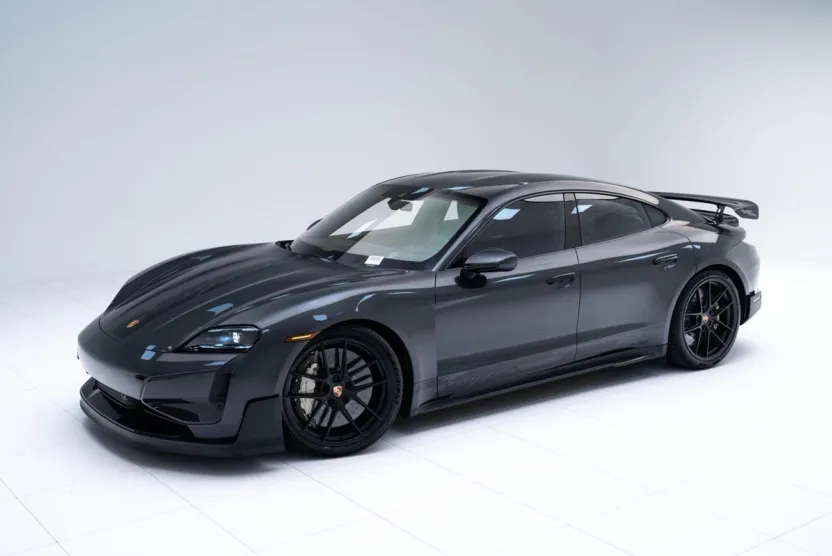 2025 Porsche Taycan Turbo GT Weissach Package photo 1