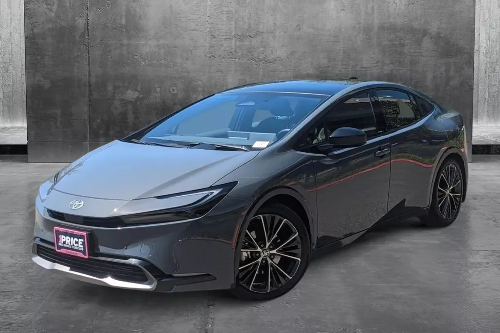 2024 Toyota Prius XLE photo 1