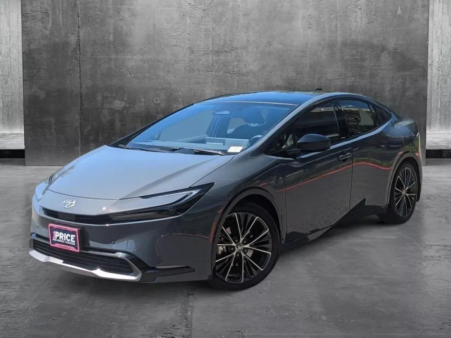 2024 Toyota Prius XLE photo 1