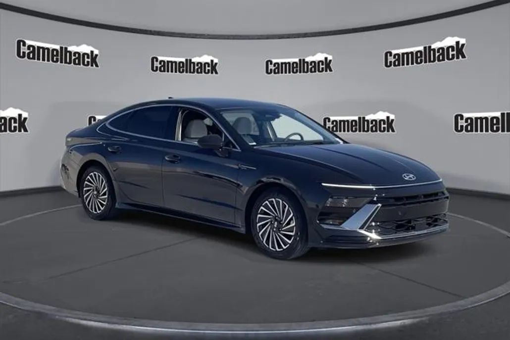 2025 Hyundai Sonata Hybrid Limited photo 1
