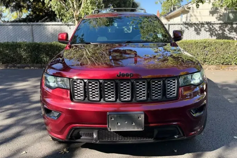 2020 Jeep Grand Cherokee Altitude photo 1