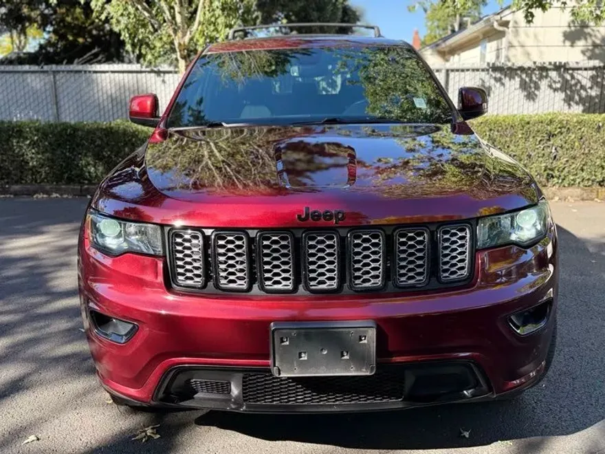 2020 Jeep Grand Cherokee Altitude photo 1