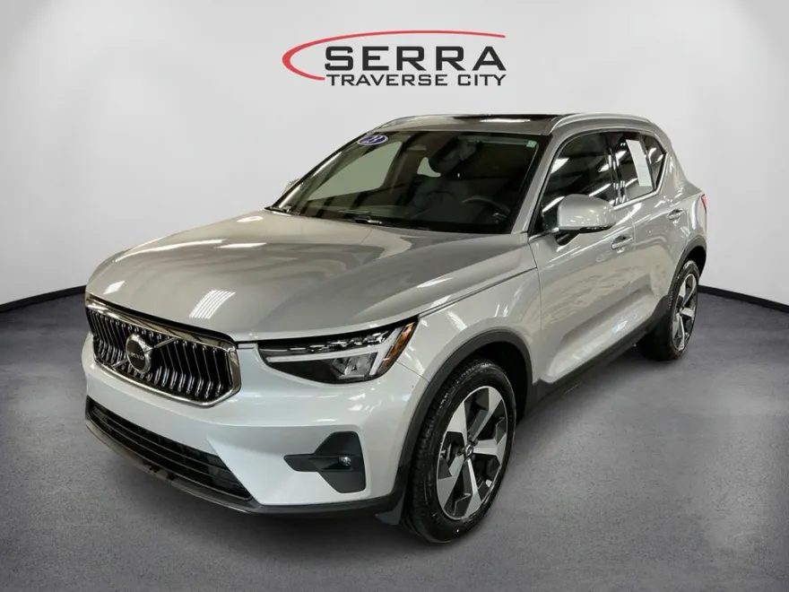 2023 Volvo XC40 Plus photo 1