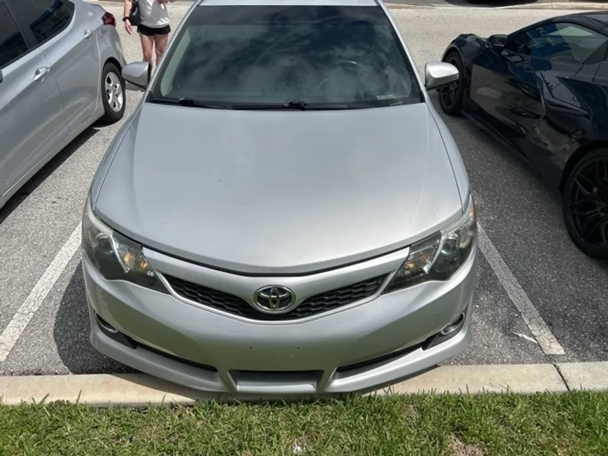 2014 Toyota Camry L photo 1