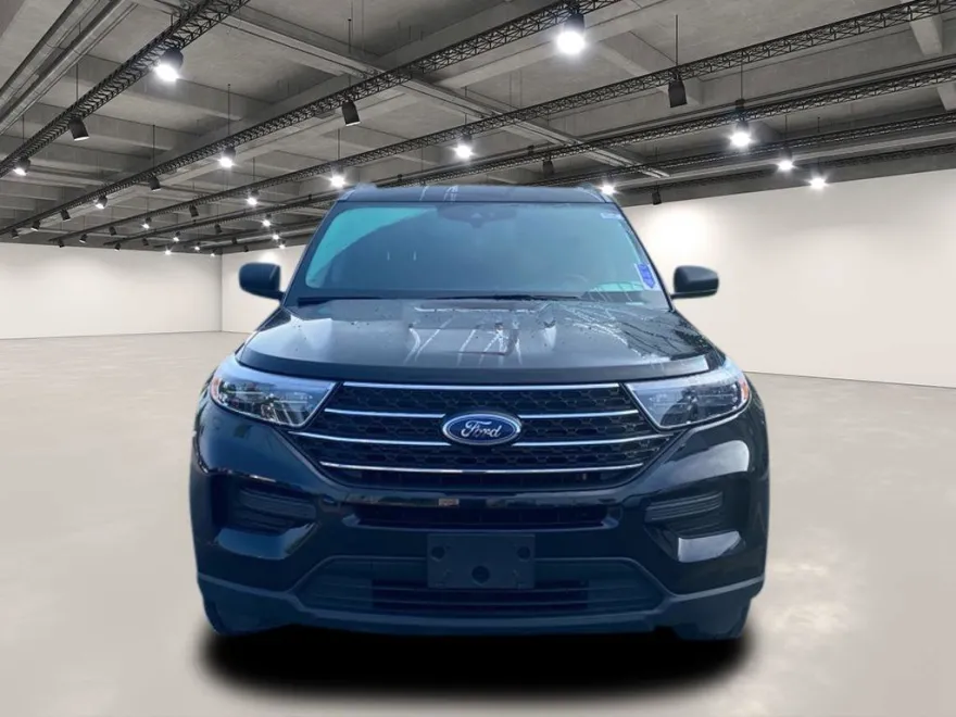 2022 Ford Explorer XLT photo 1