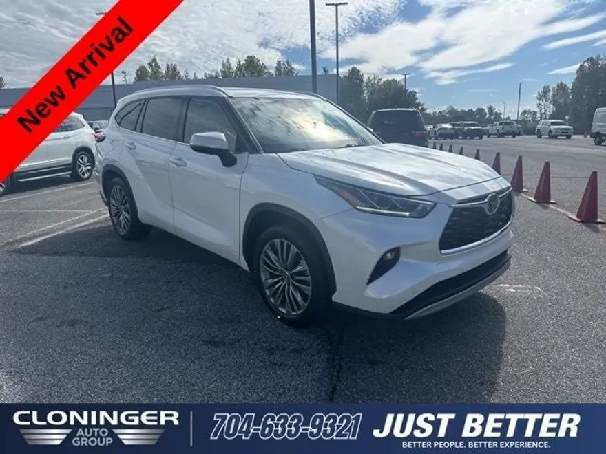 2021 Toyota Highlander Platinum photo 1