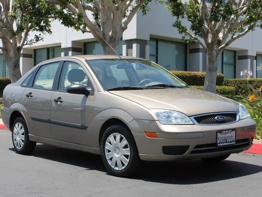 2005 Ford Focus Sedan photo 1