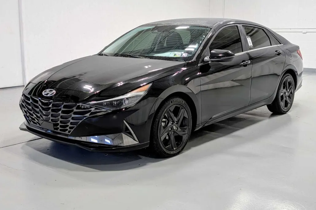 2023 Hyundai Elantra Limited photo 1