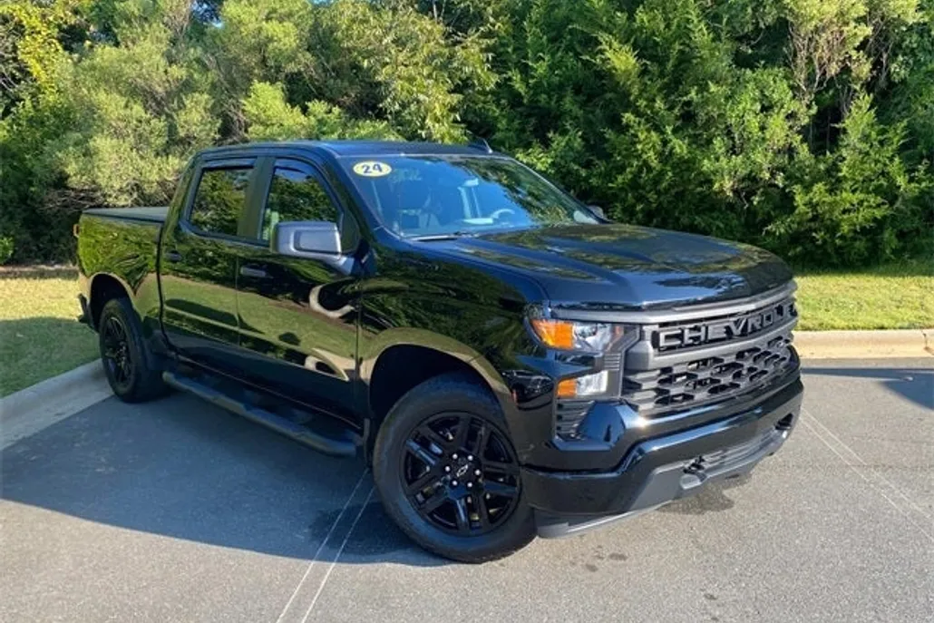 2024 Chevrolet Silverado 1500 Custom photo 1