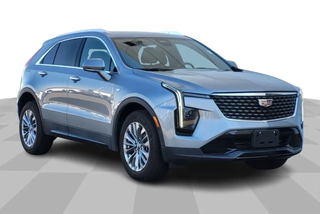 2024 Cadillac XT4 Premium Luxury photo 1
